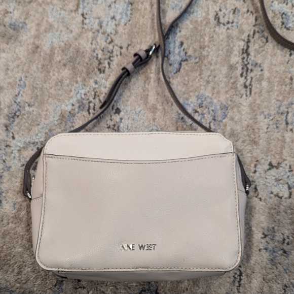 Nine West two tone shoulder/crossbody bag - Picture 1 of 7